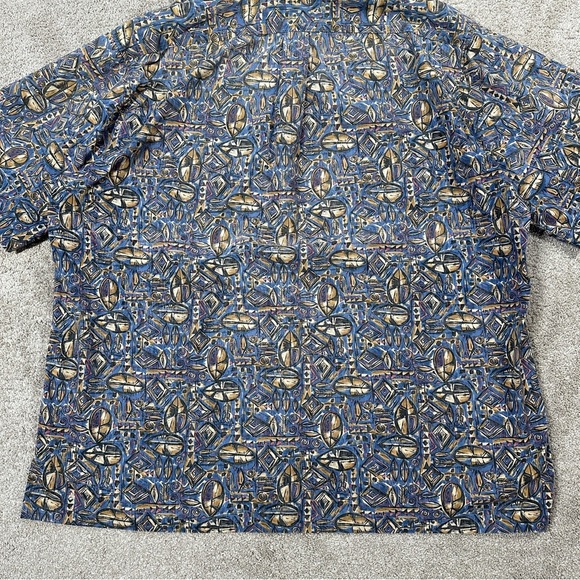 SOLD | Reyn Spooner Tribal Aztec Fish All Over Print Hawaii Shirt Half Button - Picture 8 of 11